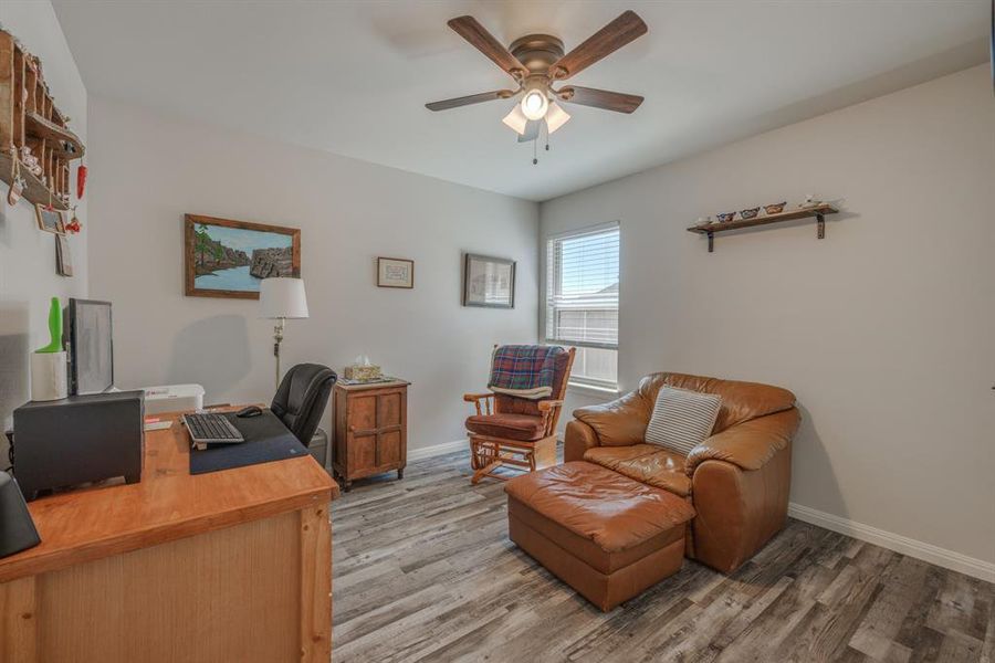 Furnished interior view inside a new home in , Abilene (Image 8).