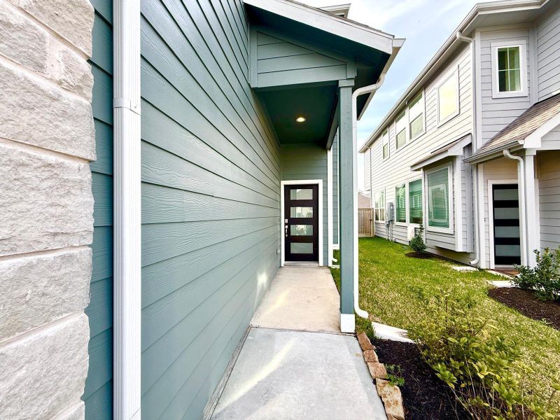 Exterior details and patio area of a home in , Montgomery (Image 3).
