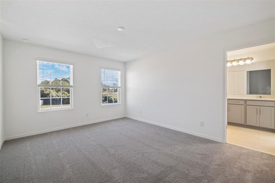 Spacious, unfurnished interior of a new home in Preservation Pointe, Davenport (Image 10).