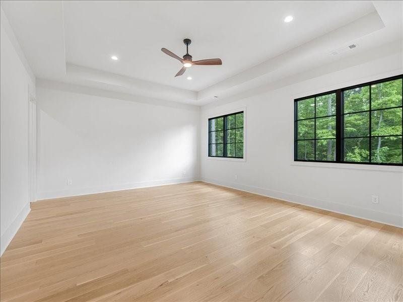 Spacious, unfurnished interior of a new home in , Alpharetta (Image 84).