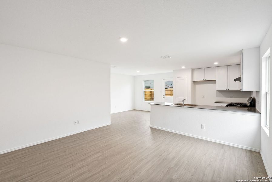 Spacious, unfurnished interior of a new home in Torian Village, San Antonio (Image 16). Spacious, unfurnished interior of a new home in Torian Village, San Antonio (Image 16).