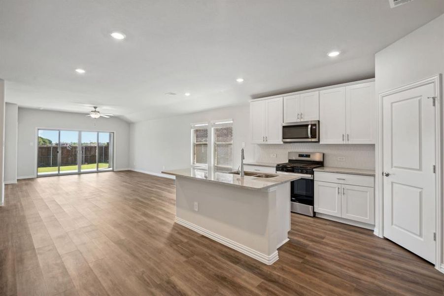 Photo is not of the actual home, but is an inspirational photo of builder’s model home and may depict options, furnishings, and/or decorator features that are not included. Photo is not of the actual home, but is an inspirational photo of builder’s model home and may depict options, furnishings, and/or decorator features that are not included.