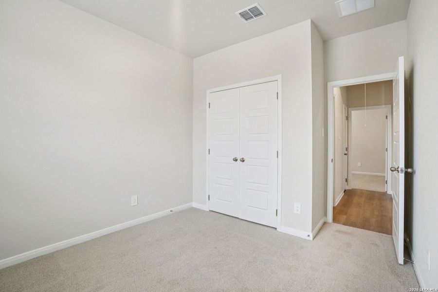 Spacious, unfurnished interior of a new home in Royal Crest, San Antonio (Image 31).
