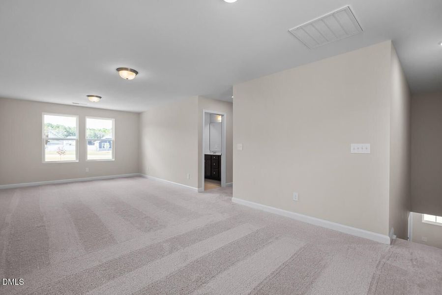 Spacious, unfurnished interior of a new home in Wellers Knoll, Lillington (Image 20).