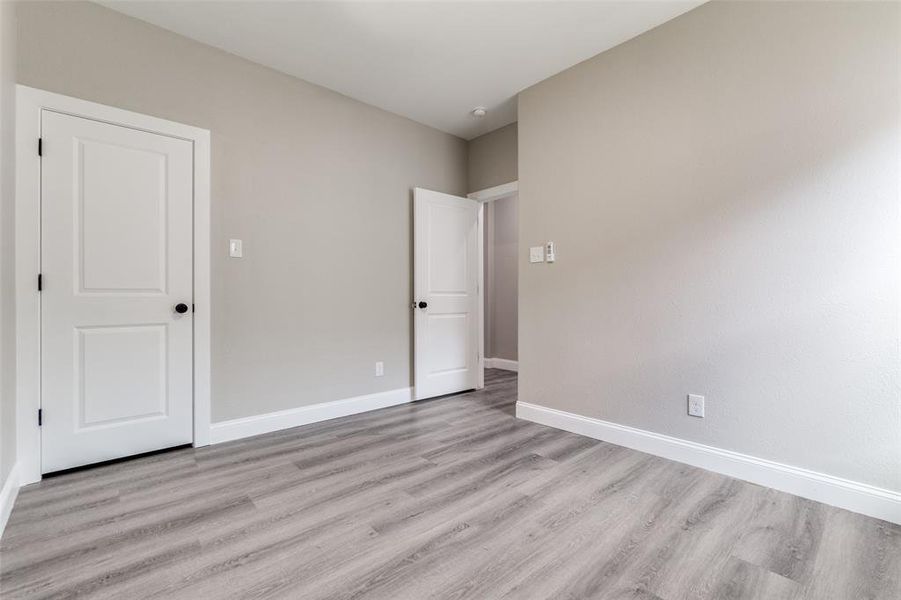 Spacious, unfurnished interior of a new home in , Dallas (Image 14).