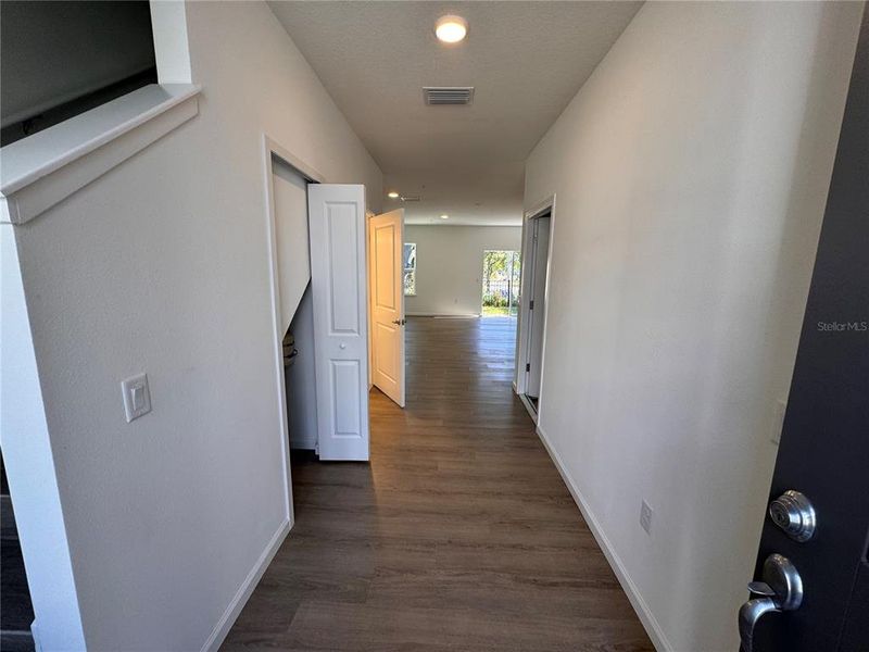 Spacious, unfurnished interior of a new home in , Orlando (Image 13).