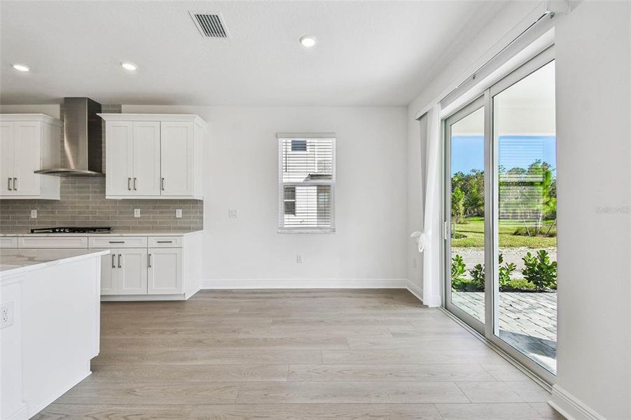 Spacious, unfurnished interior of a new home in Hawkstone, Sarasota (Image 28).