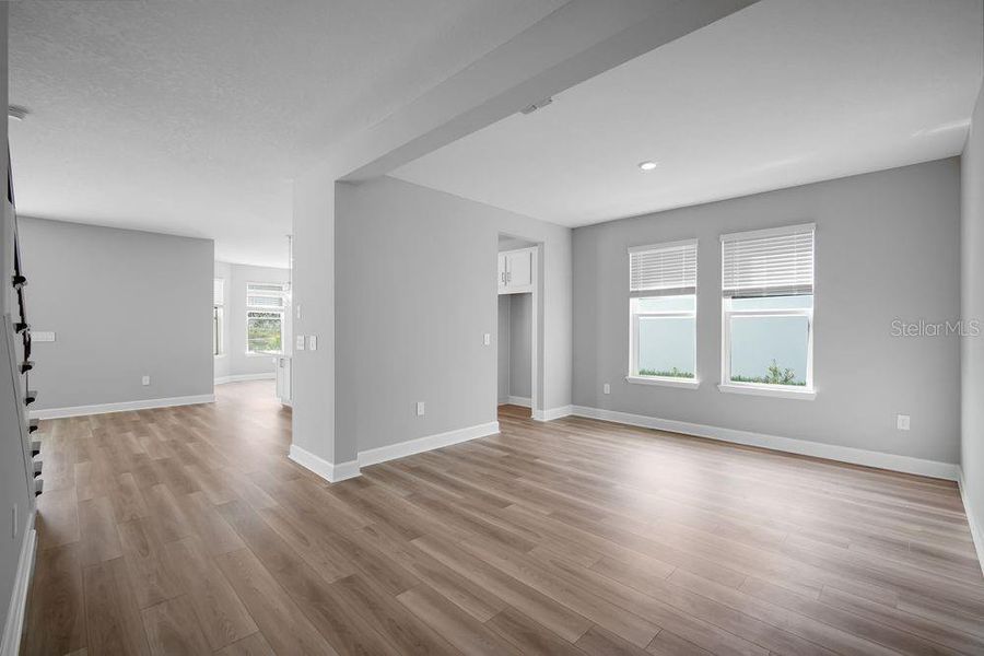 Spacious, unfurnished interior of a new home in Timber Ridge, Plant City (Image 24).