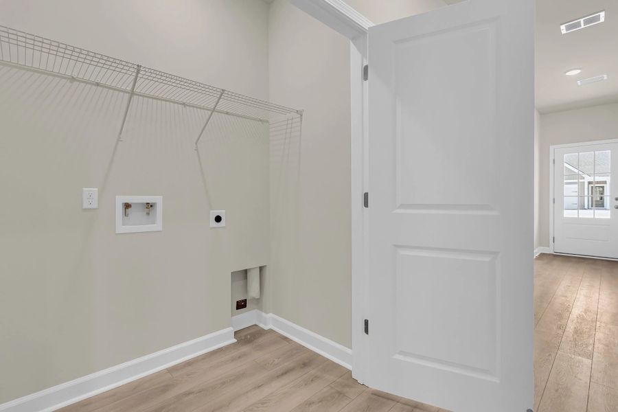 Spacious, unfurnished interior of a new home in Hammock Walk at Nexton, Summerville (Image 18).