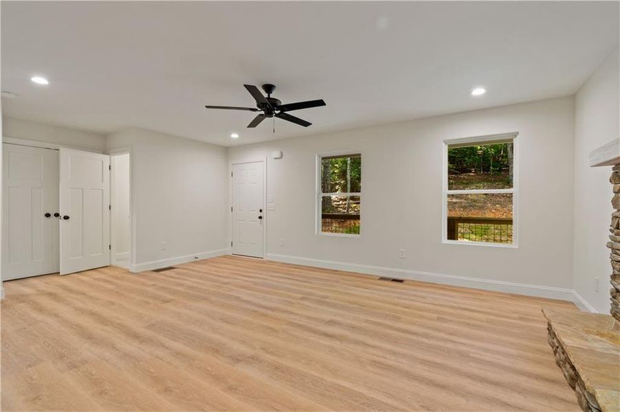 Spacious, unfurnished interior of a new home in , Dahlonega (Image 22).