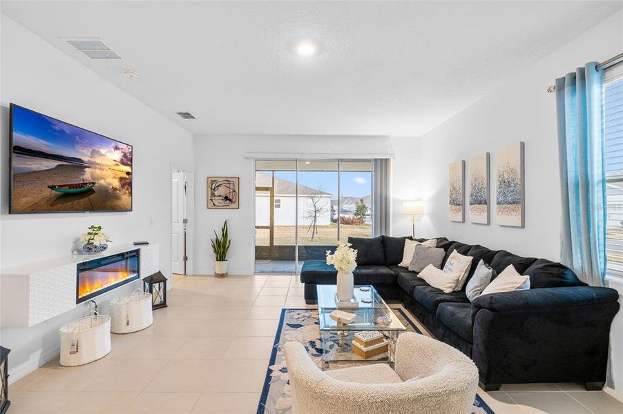 Furnished interior view inside a new home in , Wesley Chapel (Image 11).