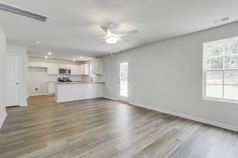Spacious, unfurnished interior of a new home in Killians Crossing, Blythewood (Image 18).