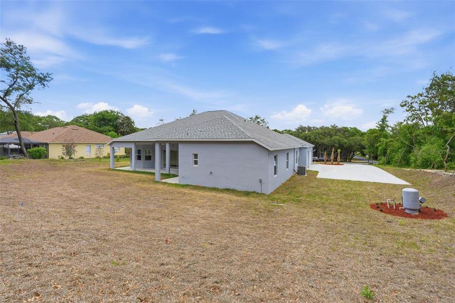 Exterior details and patio area of a home in , Hernando (Image 36).