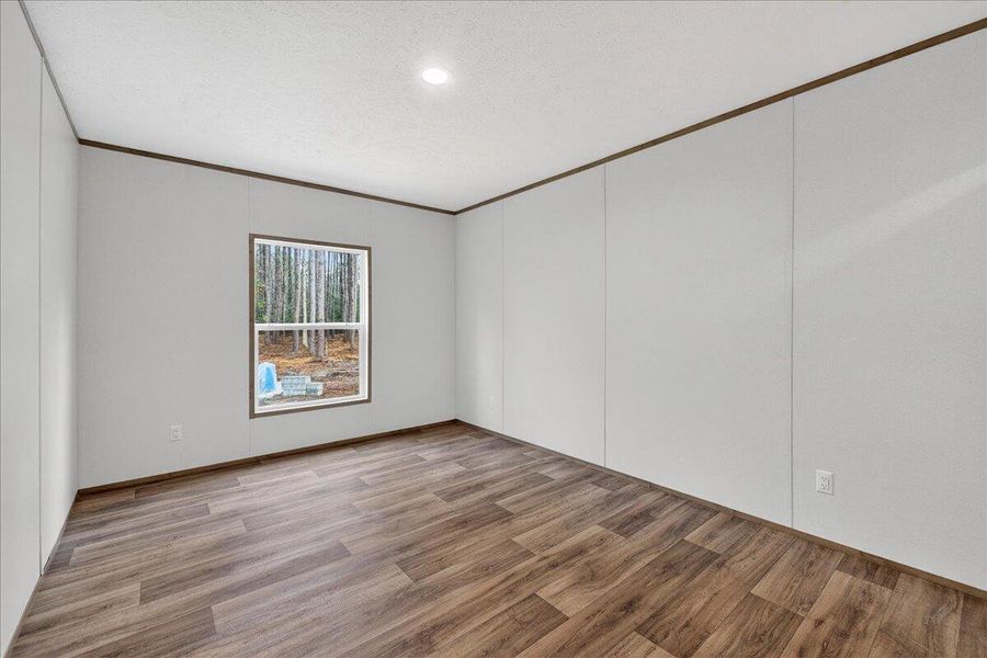 Spacious, unfurnished interior of a new home in , Walterboro (Image 32).