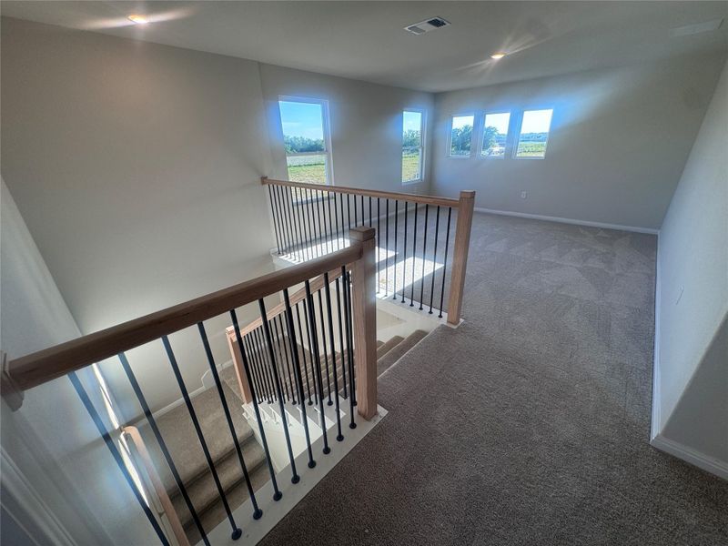 Spacious, unfurnished interior of a new home in Rolling Glen, Hutto (Image 11).