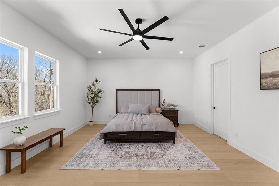 Furnished interior view inside a new home in , Dallas (Image 18). Furnished interior view inside a new home in , Dallas (Image 18).