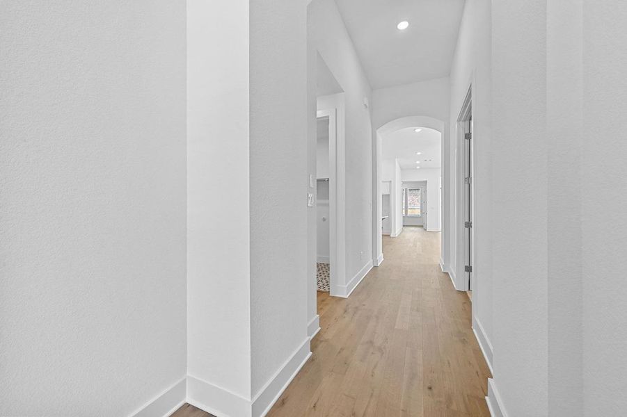 Spacious, unfurnished interior of a new home in 6 Creeks at Waterridge: 55ft. lots, Kyle (Image 20). Spacious, unfurnished interior of a new home in 6 Creeks at Waterridge: 55ft. lots, Kyle (Image 20).