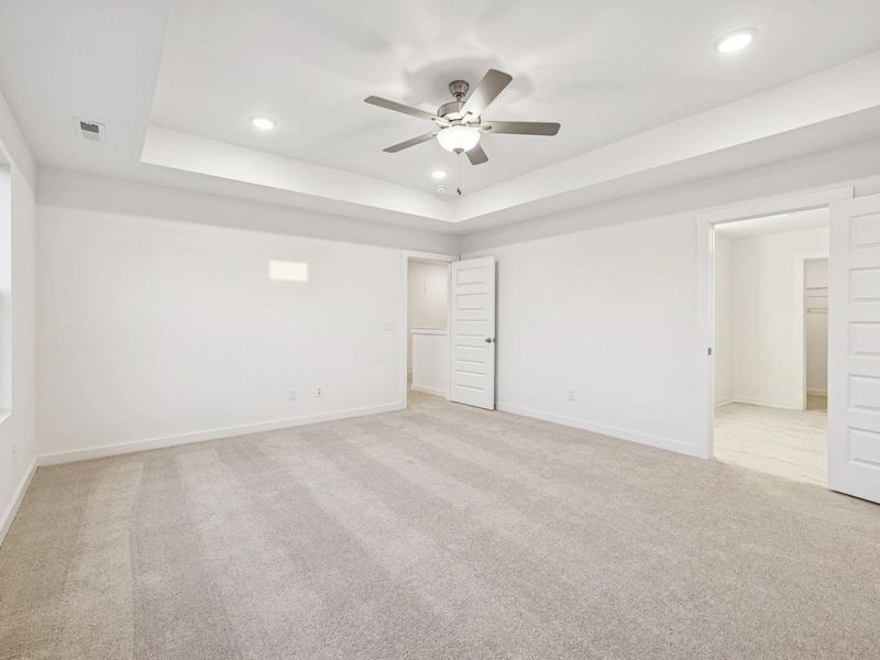 Spacious, unfurnished interior of a new home in Calista Farms, White House (Image 36).