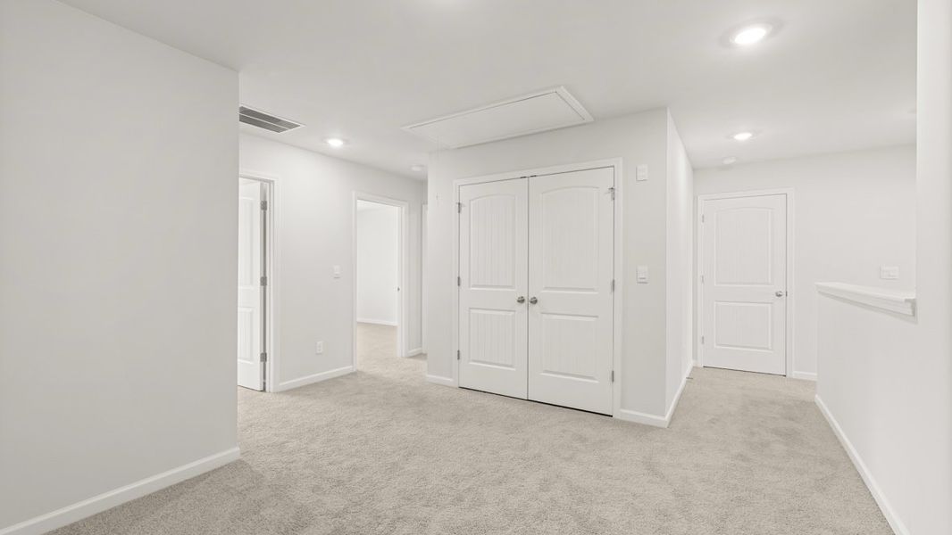 Spacious, unfurnished interior of a new home in Carlton, Douglasville (Image 24).