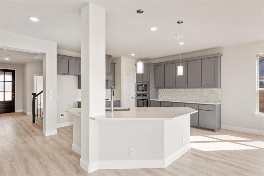 Furnished interior view inside a new home in El Dorado, Granbury (Image 16).