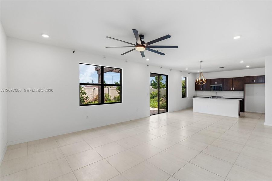 Spacious, unfurnished interior of a new home in Parker Pointe, Homestead (Image 20). Spacious, unfurnished interior of a new home in Parker Pointe, Homestead (Image 20).