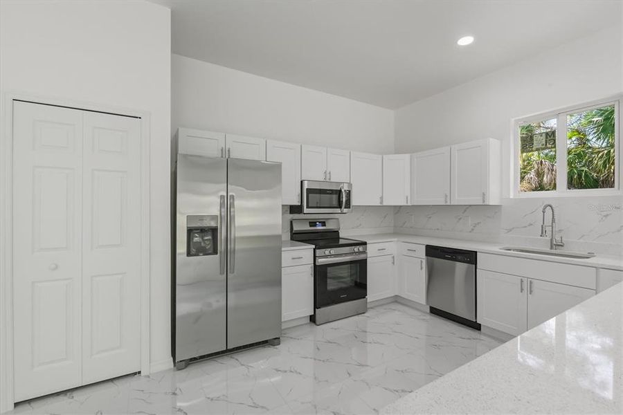 Furnished interior view inside a new home in , Punta Gorda (Image 46). Furnished interior view inside a new home in , Punta Gorda (Image 46).