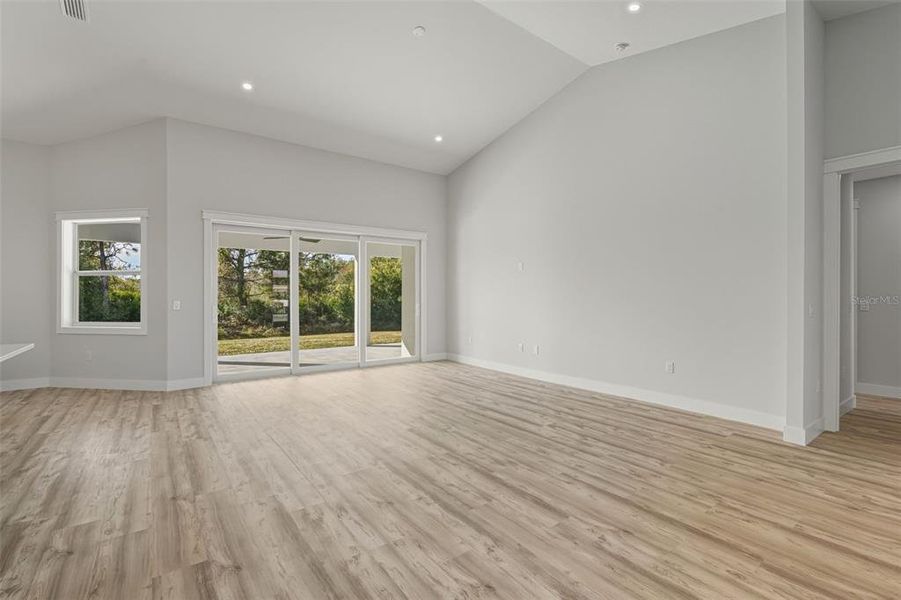 Spacious, unfurnished interior of a new home in , Rotonda West (Image 25).