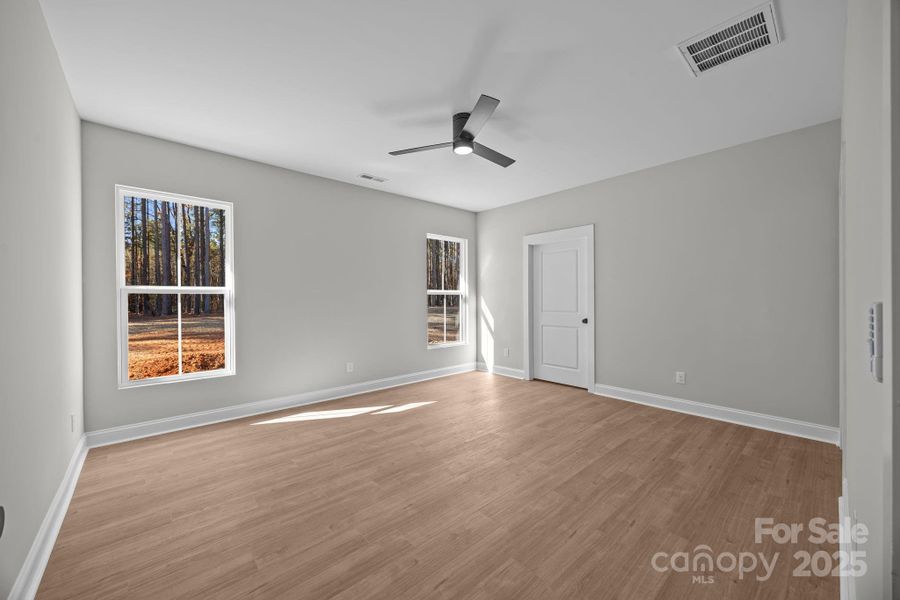 Spacious, unfurnished interior of a new home in , Lincolnton (Image 20).