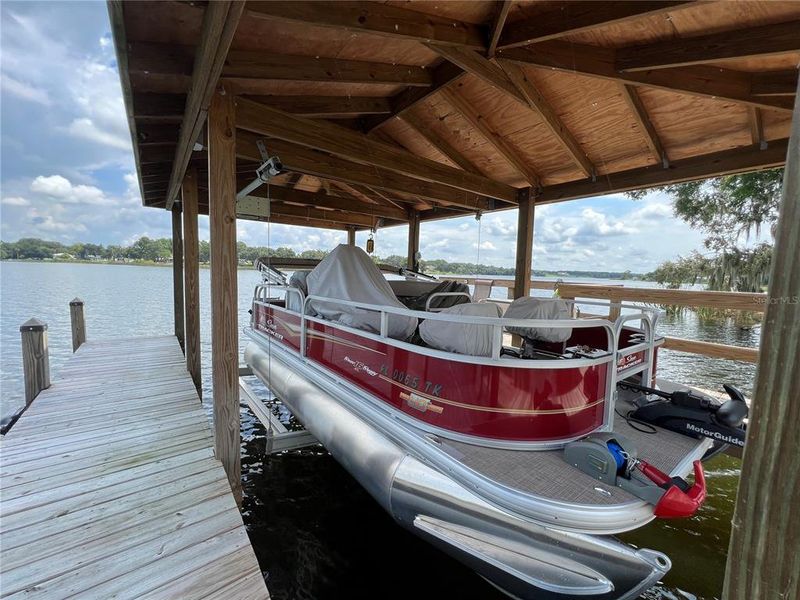 Lift was used with Pontoon Boat