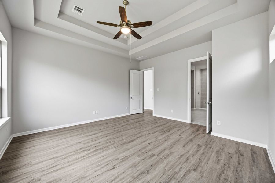 Spacious, unfurnished interior of a new home in Canterra Creek  60', Rosharon (Image 34).