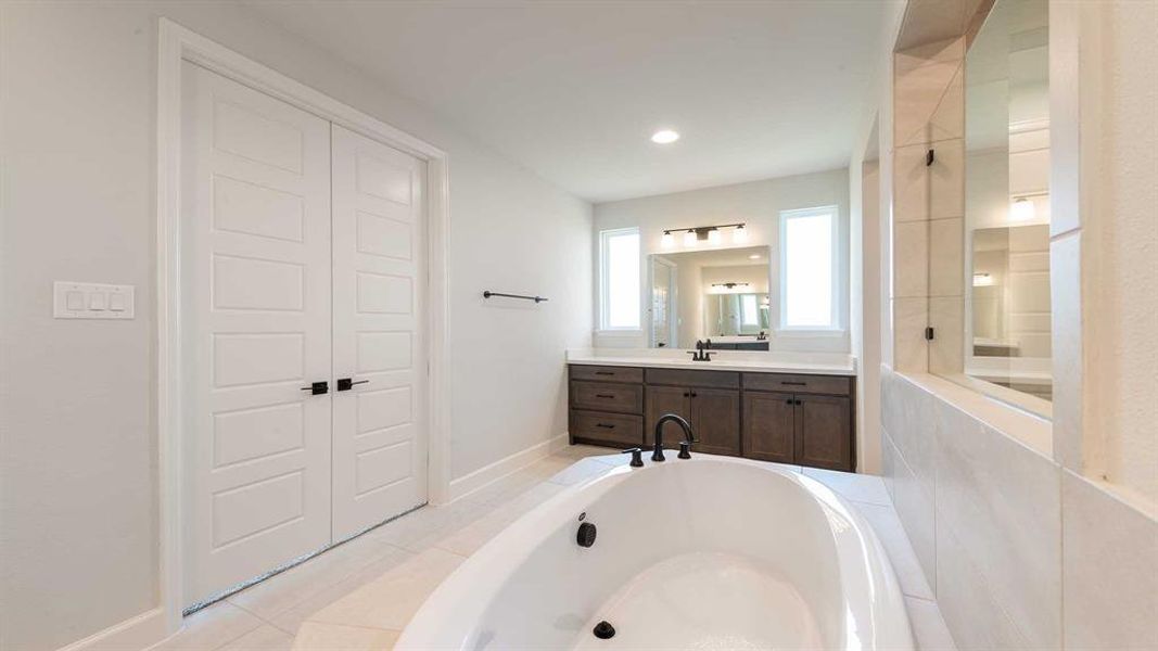 Furnished interior view inside a new home in Terraces 82'/100', Rockwall (Image 12). Furnished interior view inside a new home in Terraces 82'/100', Rockwall (Image 12).