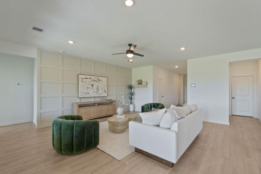 Furnished interior view inside a new home in Riverside Estates, Mont Belvieu (Image 5).