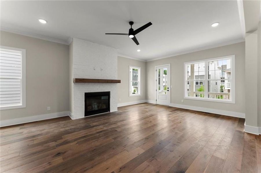 Image 45 of a home in West Town.