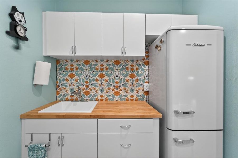 Furnished interior view inside a new home in , Land O' Lakes (Image 33).