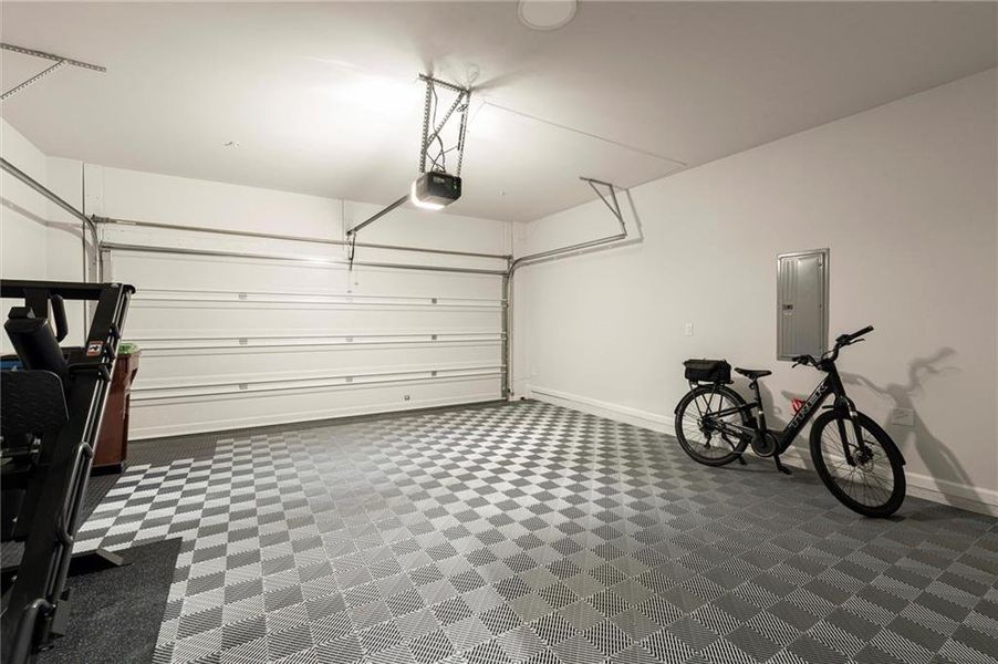 Spacious, unfurnished interior of a new home in , Alpharetta (Image 25).