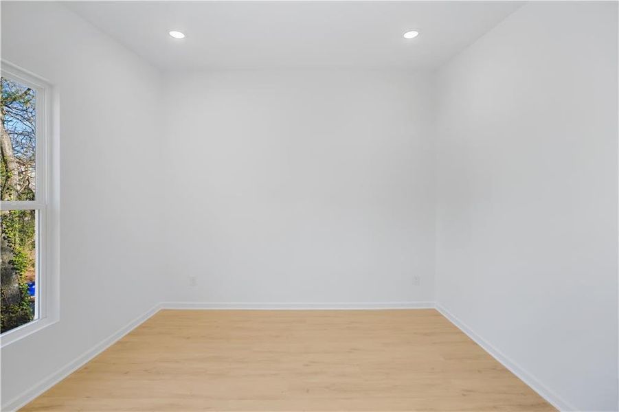 Spacious, unfurnished interior of a new home in , Scottdale (Image 21).