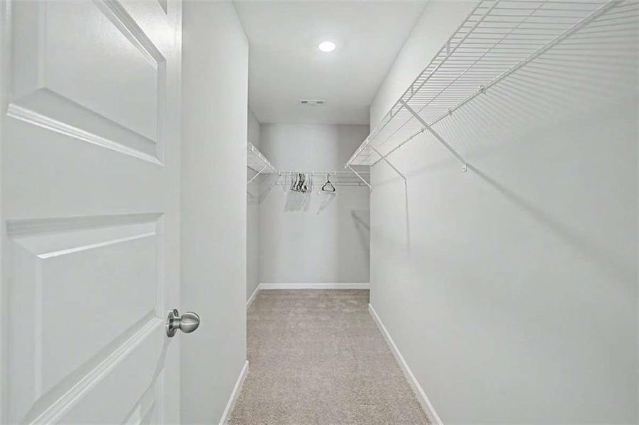 Spacious, unfurnished interior of a new home in Traditions at Cedarcrest, Dallas (Image 31).