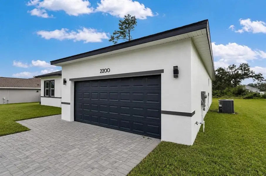 Exterior details and patio area of a home in , Ocala (Image 24).