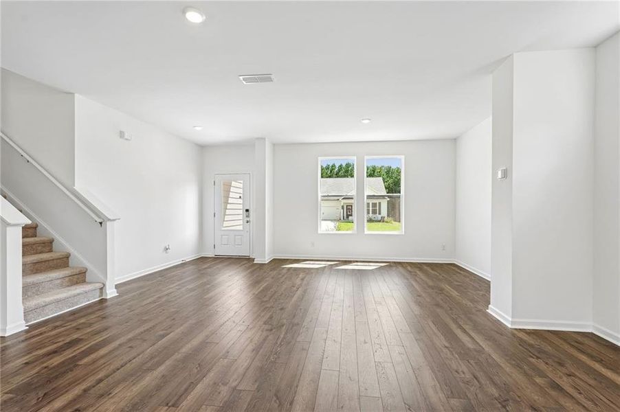 Spacious, unfurnished interior of a new home in Heritage River, Euharlee (Image 21). Spacious, unfurnished interior of a new home in Heritage River, Euharlee (Image 21).