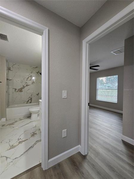 Spacious, unfurnished interior of a new home in , Ocala (Image 29).