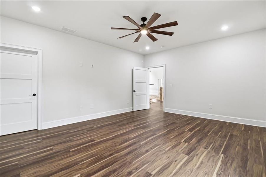 Spacious, unfurnished interior of a new home in , Acworth (Image 66).