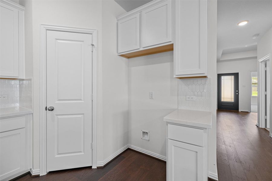 Furnished interior view inside a new home in The Woodlands Hills, Willis (Image 12). Furnished interior view inside a new home in The Woodlands Hills, Willis (Image 12).