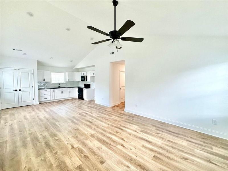 Spacious, unfurnished interior of a new home in , Rome (Image 17).