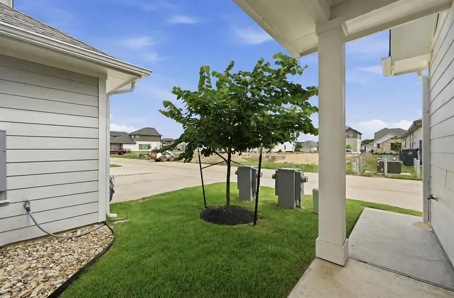 Exterior details and patio area of a home in , Buda (Image 4).