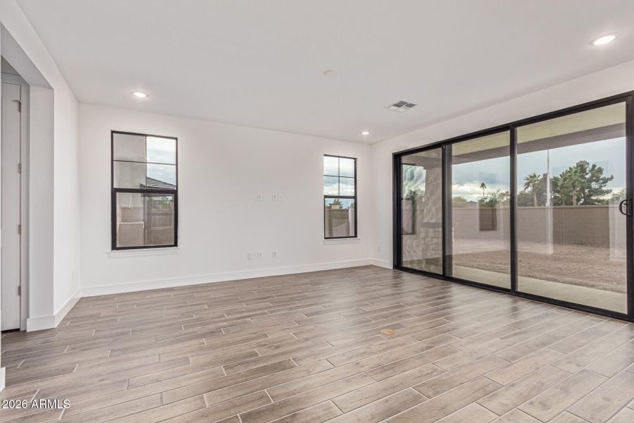 06-Los Arboles 06-Los Arboles