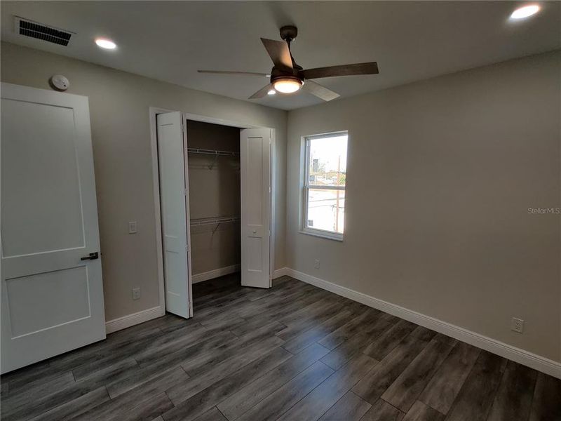 Spacious, unfurnished interior of a new home in , Tampa (Image 18).