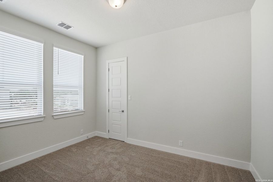 Spacious, unfurnished interior of a new home in Esperanza 50's, Boerne (Image 41).