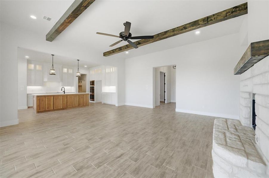 Spacious, unfurnished interior of a new home in Coyote Crossing, Godley (Image 33).