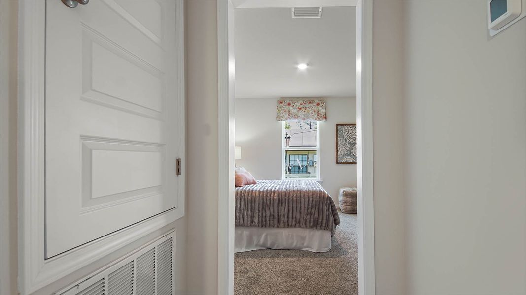 Representative furnished interior of a home built from the Cali by D.R. Horton in Ashton Park Phase III, Freeport (Image 34).