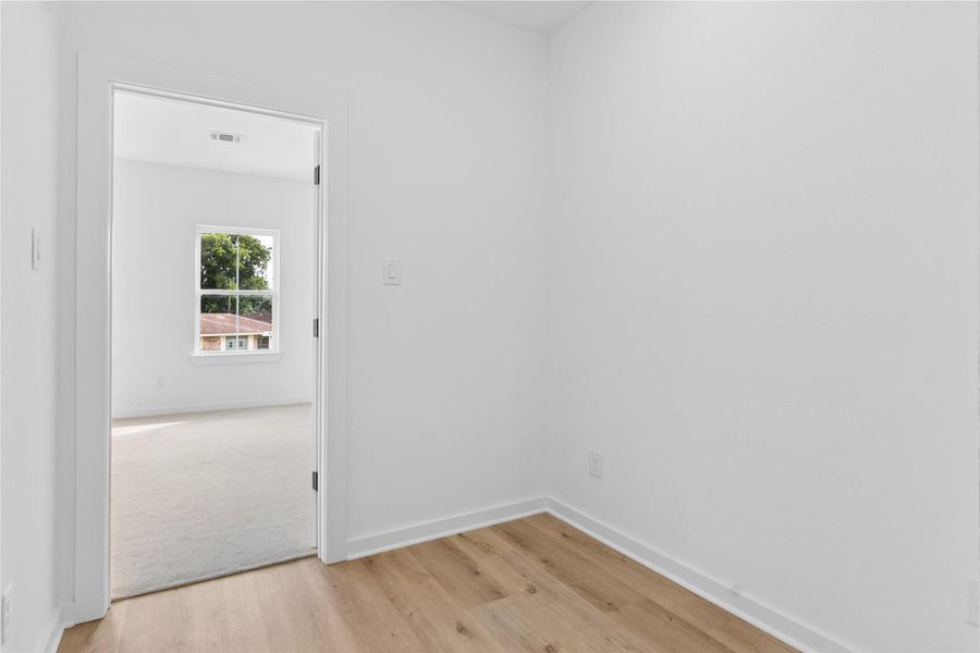 Spacious, unfurnished interior of a new home in , Houston (Image 15).